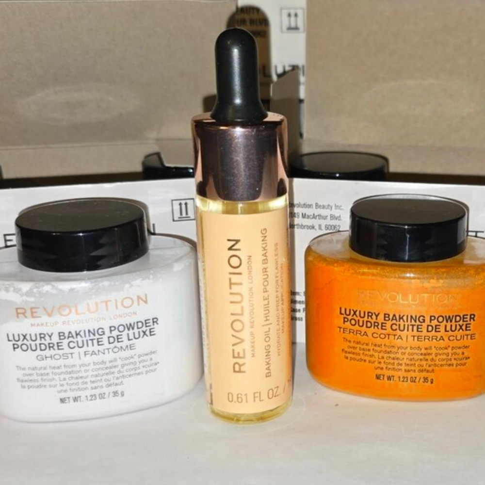 Makeup Revolution London Luxury Baking Powder & Baking Oil, Terra Cotta